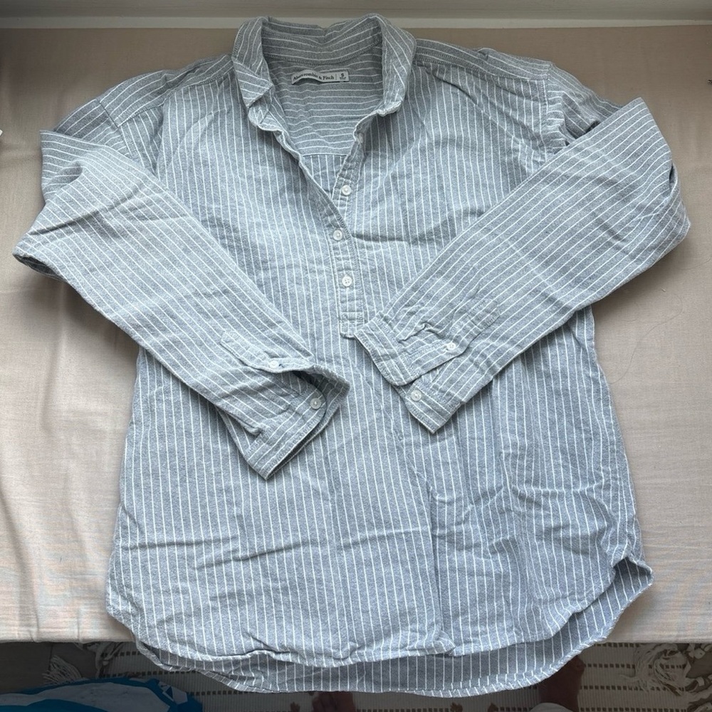 Abercrombie & Fitch Light Gray Striped Shirt